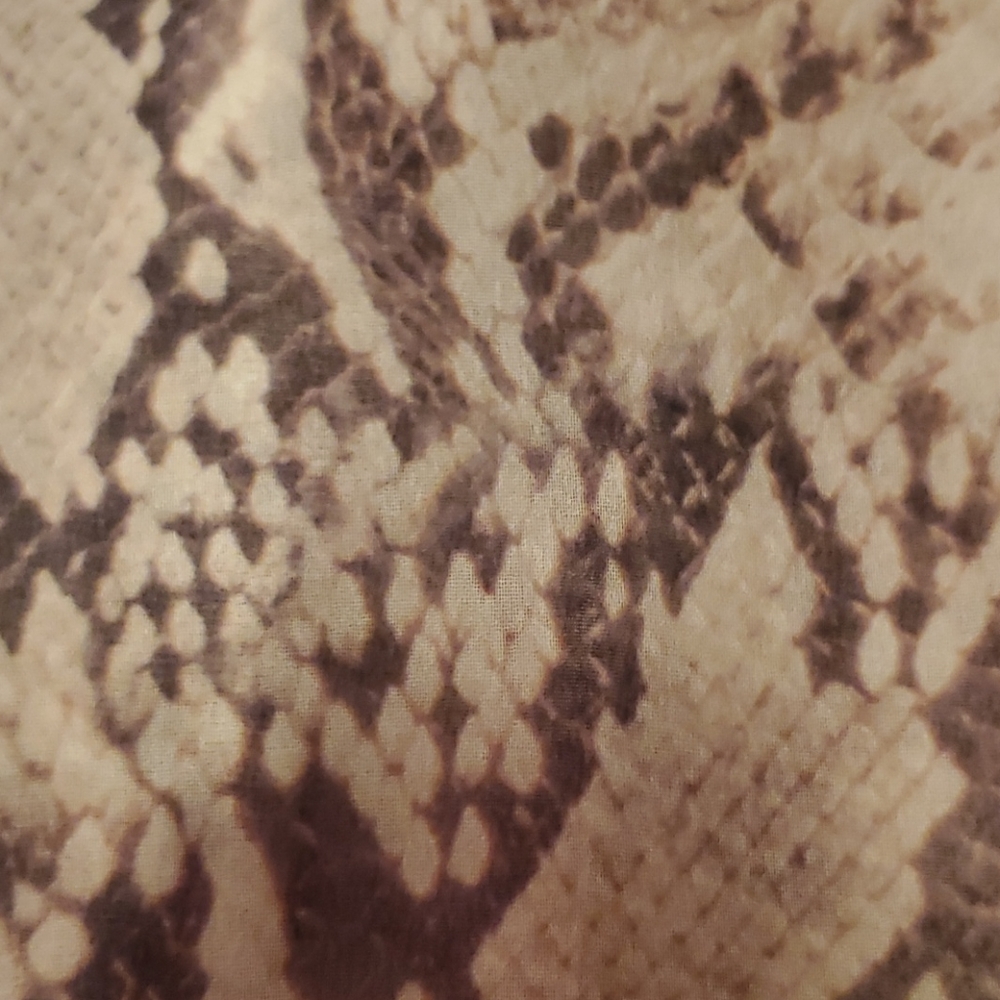 SNAKE PRINT BLOUSE - Picture 8 of 8